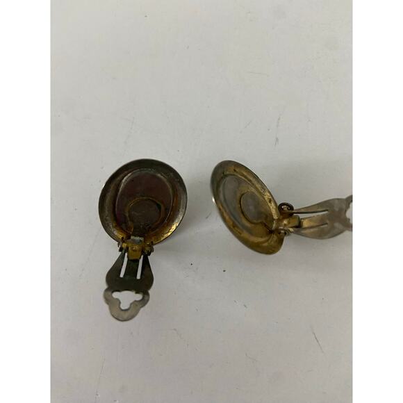 Vintage faux pearl clip on earrings - Picture 3 of 3